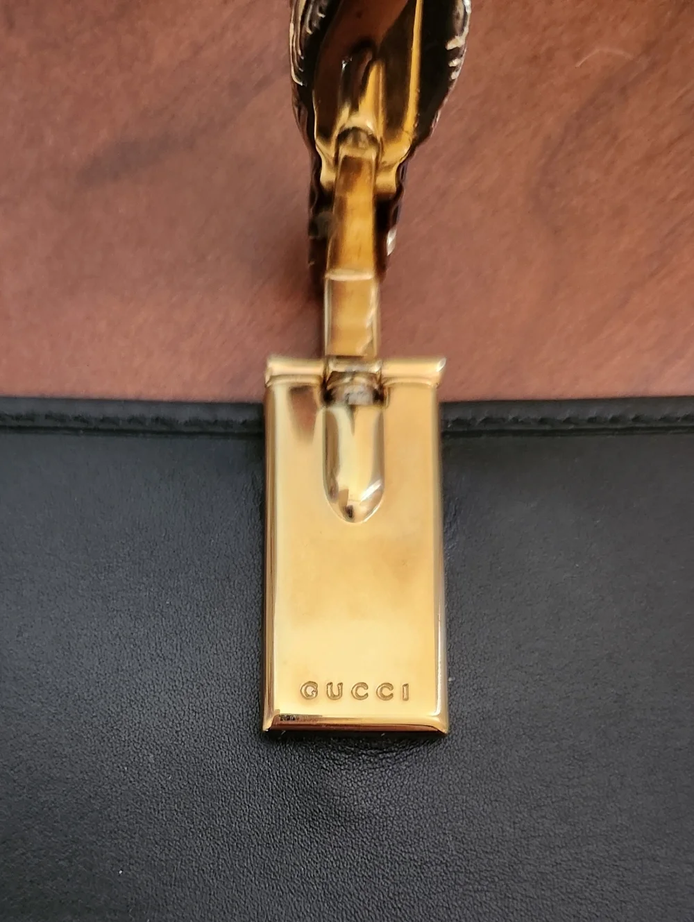 Gucci Black Leather Tiger Clasp Wallet - Picture 6 of 10